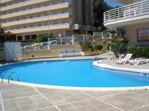Bazén v ubytovaní Legacy Apartments alebo v jeho blízkosti