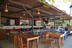 A restaurant or other place to eat at Paradise Gümüşlük