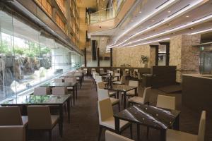 Restoran ili neka druga zalogajnica u objektu KKR Hotel Osaka