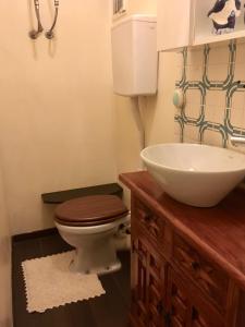 A bathroom at Bruseschi