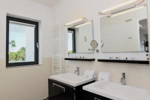 A bathroom at Stay Michelangelo Jesolo Only Adults