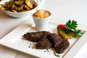 Foto dalla galleria di Akzent Hotel Cordes & Restaurant am Rosengarten a Sottorf