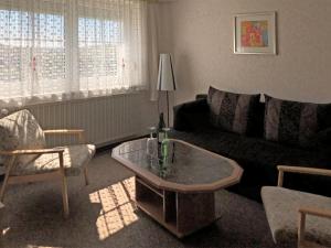 Posezení v ubytování Apartment in Wichsenstein near Gößweinstein Castle + 28 fotografií