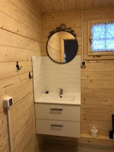 Ένα μπάνιο στο Domki w Charzy pod Kotwica - Charzykowy +39 φωτογραφίες