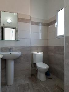 A bathroom at Romantika