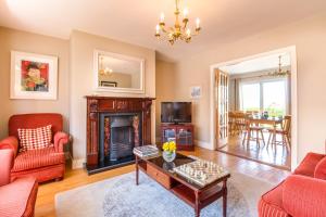 A seating area at Liosderrig House B&B