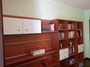 Knihovna v ubytování v soukromí + 8 fotografií