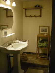 Kylpyhuone majoituspaikassa Au Fil de Soi