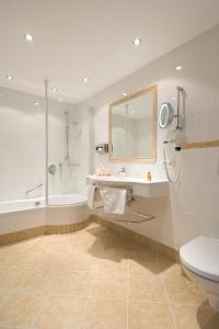 Bilik mandi di Eggerwirt Kitzbühel, Hotel & Restaurant