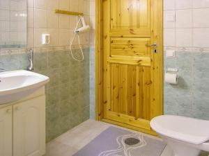 Koupelna v ubytování Holiday Home Yläneuvola silta by Interhome