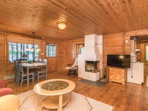 Η κουζίνα ή μικρή κουζίνα στο Holiday Home Mäntyranta by Interhome +6 φωτογραφίες