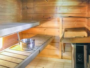 Kuchyň nebo kuchyňský kout v ubytování Holiday Home Yläneuvola silta by Interhome