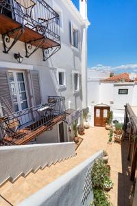 Gallery image of Guesthouse Niriides in Spetses