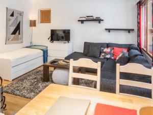 Atpūtas zona naktsmītnē Holiday Home Karhunvartijan linna a3 by Interhome