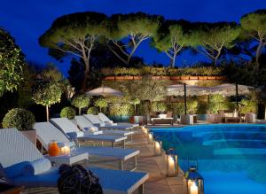 Peldbaseins naktsmītnē Parco dei Principi Grand Hotel & SPA vai tās tuvumā