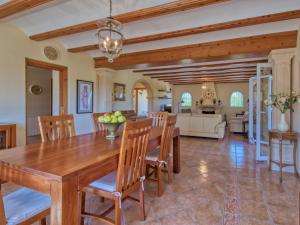 A seating area at Villa Villa Meena by Interhome