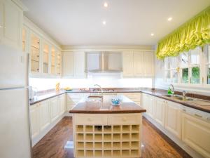 Kuchyň nebo kuchyňský kout v ubytování Villa Villa Can Mandol by Interhome