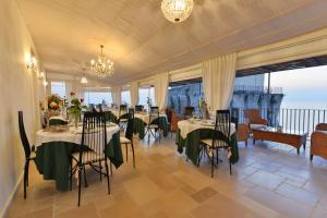 Restaurace v ubytování San Francesco Resort