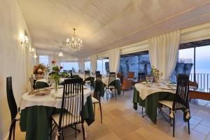 Restaurace v ubytování San Francesco Resort