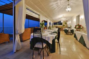 Restaurace v ubytování San Francesco Resort