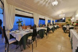 Restaurace v ubytování San Francesco Resort
