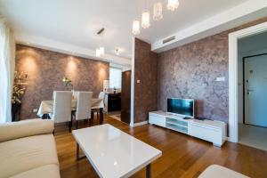 TV a/nebo společenská místnost v ubytování Dubrovnik Style Luxury Apartment