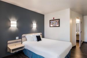 Gallery image of Red Lion Inn & Suites Butte in Butte +20 photos