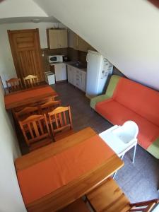 an overhead view of a kitchen and a living room at Willa Nauta in Dębki