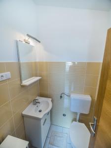 Ein Badezimmer in der Unterkunft Apartment Renata