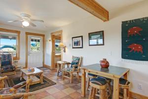 Posezení v ubytování Ptarmigan Mountain 202 Condo + 31 fotografií