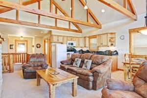 Kuchyň nebo kuchyňský kout v ubytování Mount Acoma 38 Condo + 32 fotografií