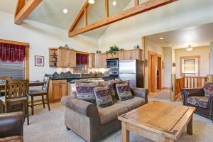 Kuchyň nebo kuchyňský kout v ubytování Mount Enentah 37 Condo