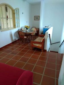 Posezení v ubytování Casa de Praia em Figueira Arraial do Cabo