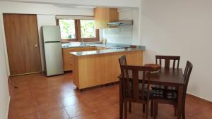 Köök või kööginurk majutusasutuses Gamboa Apartment Toucan y Studio Ñeque