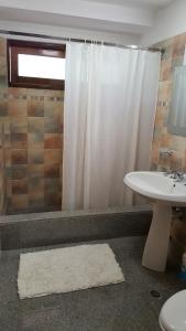 Vannituba majutusasutuses Gamboa Apartment Toucan y Studio Ñeque