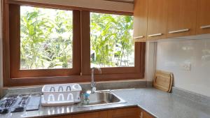 Köök või kööginurk majutusasutuses Gamboa Apartment Toucan y Studio Ñeque