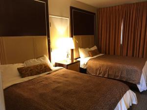 Gallery image of Cardinal Court Motel in Saint Thomas