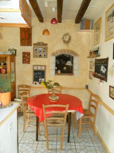 Restavracija oz. druge možnosti za prehrano v nastanitvi Chambres d'Hôtes La Turone