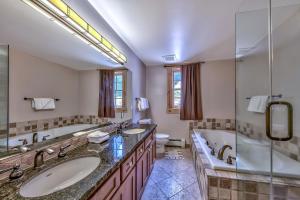 Ένα μπάνιο στο R110 Timber Ridge +11 φωτογραφίες
