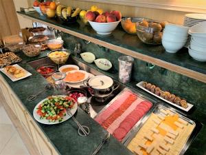 Comida en o cerca de este hotel