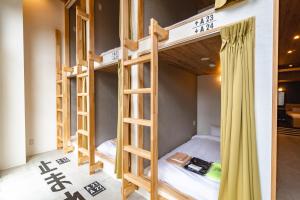 I-Link Hostel & Cafe Shimanami房間的床