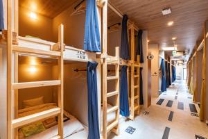 I-Link Hostel & Cafe Shimanami房間的上下舖