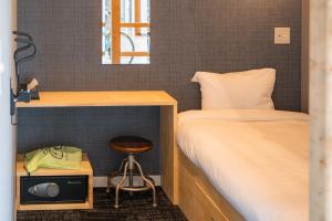 I-Link Hostel & Cafe Shimanami房間的床