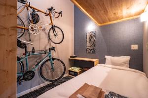 I-Link Hostel & Cafe Shimanami房間的床