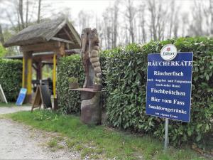Ein Garten an der Unterkunft Eine schöne 3-Zimmer-Wohnung mit Ostsee-Zugang!