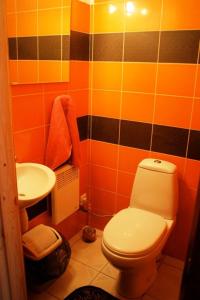 Koupelna v ubytování Guest House Vējaines