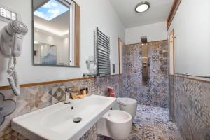 A bathroom at La Terrazza 38