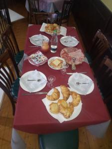 Φωτογραφία από το άλμπουμ του London Cafè σε Castelnovo neʼ Monti