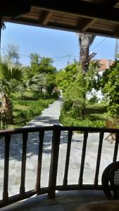 Balkón alebo terasa v ubytovaní Menelaos Apartments