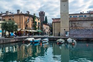 Gallery image of APPARTAMENTO LE PERLE in Lazise
